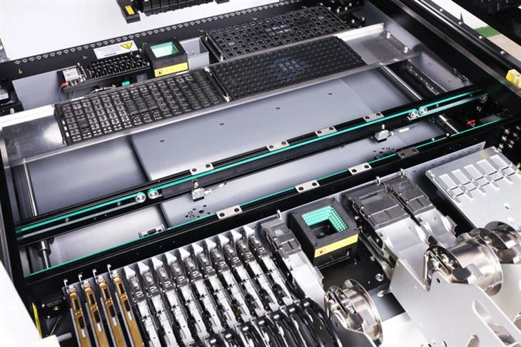 Automatic High Speed SMT Pick and Place Machine